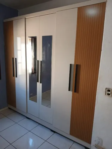 Guarda roupa novo