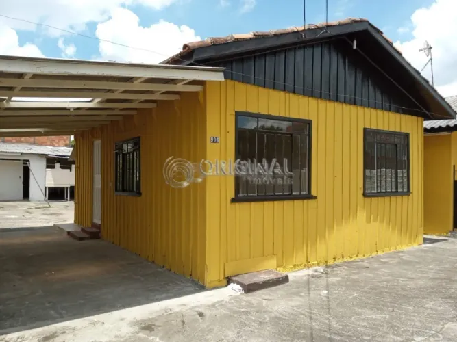 Casa Residencial com 2 quartos para alugar por R$ 1800.00, 83.00 m2 - FAZENDINHA - CURITIB