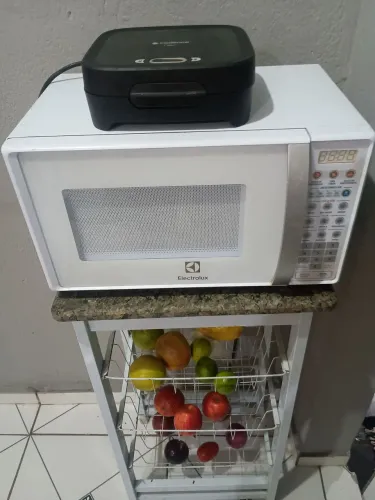 APROVEITE ? MICROONDAS ELECTROLUX 20 L,,, FRUTEIRA,,,, SANDUICHEIRA CADENCE 600 REAIS