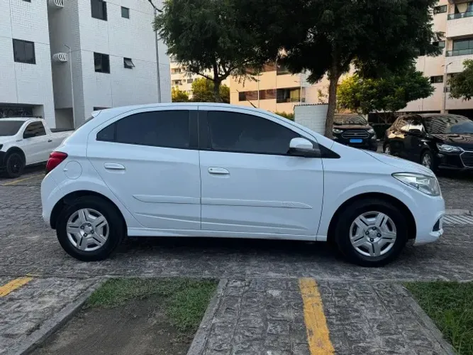 Chevrolet Onix JOY Hatch 1.0 8V Flex Mec. 4P 2017
