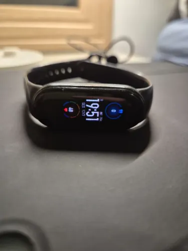Smartband Xiaomi Mi Band 5 (Preta) - Monitora Treinos, Sono e Notificações
