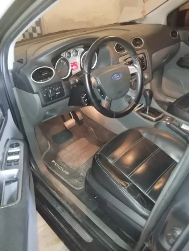Ford Focus Ghia Sed. 2.0 16v/ 2.0 16V Flex 4P 2009