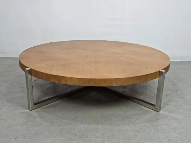 Mesa de Centro redonda, construida em compensado naval e folheado em Cedro Rosa
