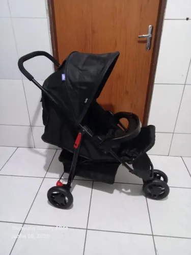 Carrinho de bebê cosco semi Novo unissex