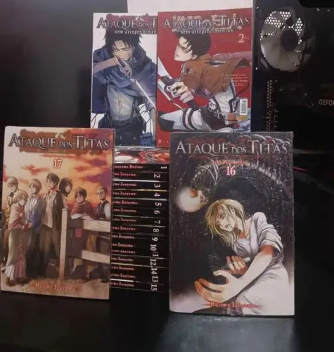Attack on titan 1 ao 17 + 2 mangás levi