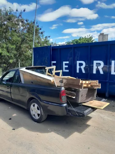 Carreto frete pequenas mudanças descarte entulhos de reforma construção