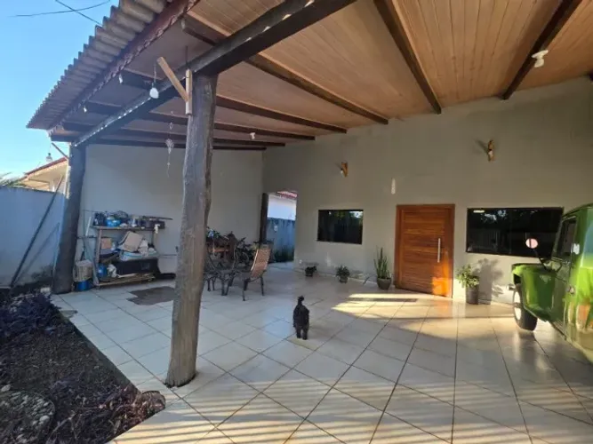 Belíssima casa a venda no Condomínio Nova Canaã.