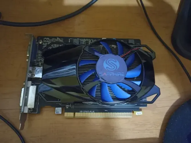 Placa de vídeo R7 350, c/ defeito