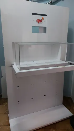Expositor comercial de chão - prateleira-  (móvel/totem PDV) comércio