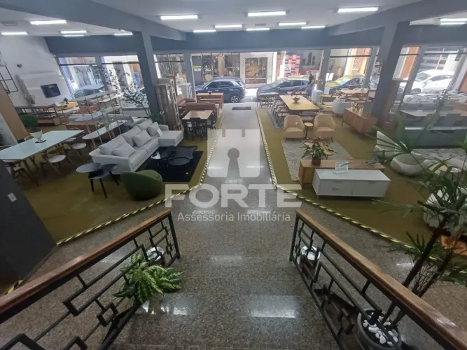 VENDO excelente ponto comercial na área central de Mogi das Cruzes, prédio tem 05 paviment