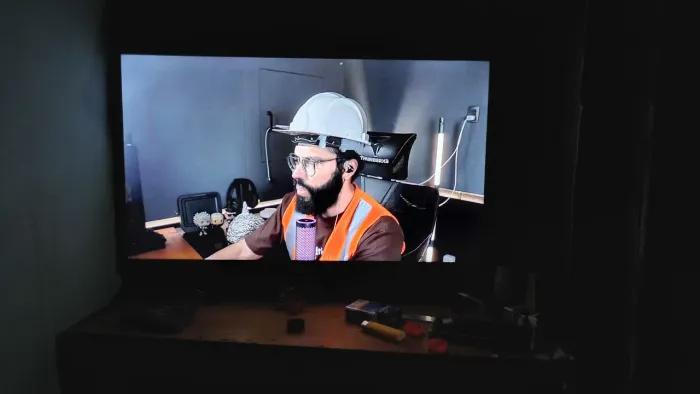 Vendo tv 32 3 meses de uso smart com caixa e nota