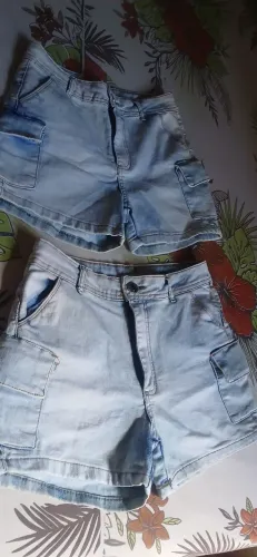Vendo duas bermudas iguais so muda o tamanho