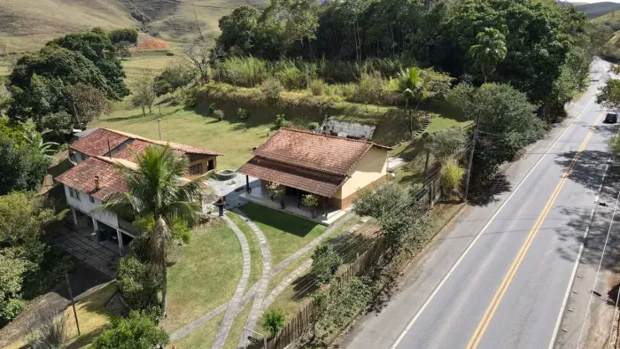 Casa 3Q, sendo 1 suíte, piscina, vaga 3 carros, em São Francisco - Valença RJ