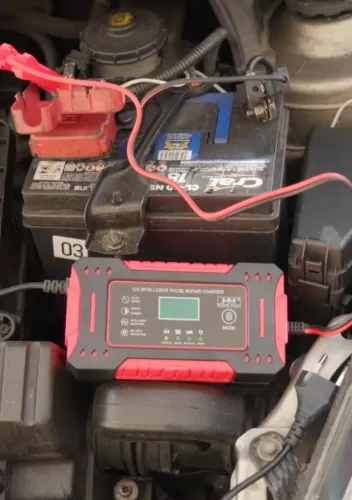 Carregador de bateria automotiva 12V