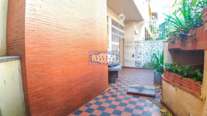 CASARÃO NO POSTO 10! COMERCIAL OU RESIDENCIAL! PLANTA FLEXÍVEL! GARAGEM! SEGURANÇA 24h!