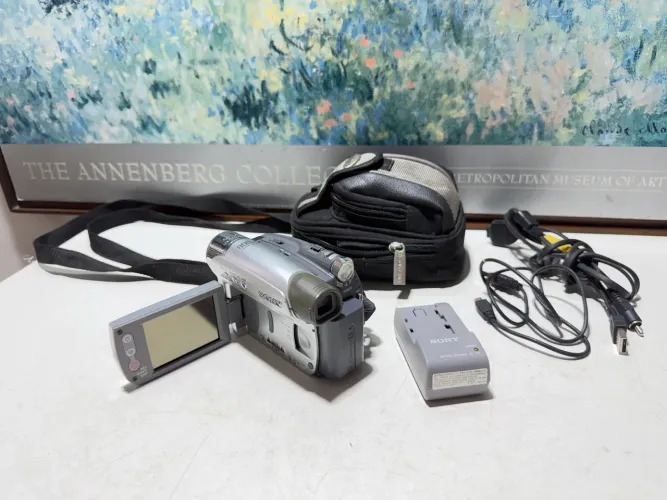 Filmadora antiga sony handycan
