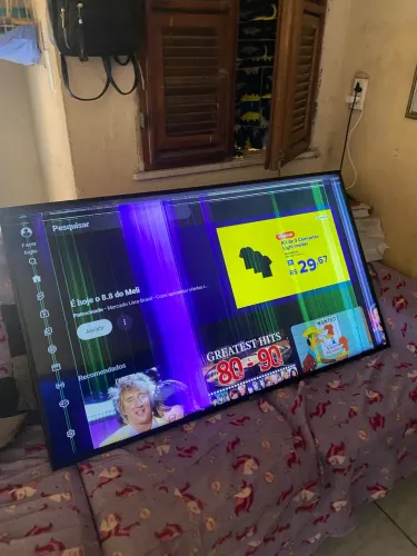 Samsung 55? RU7100 4K, modelo UN55RU7100GXZD.