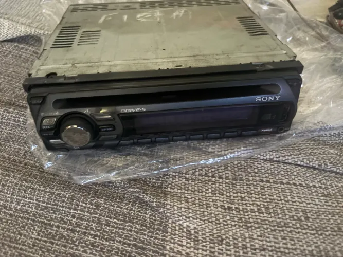 Rádio CD SONY