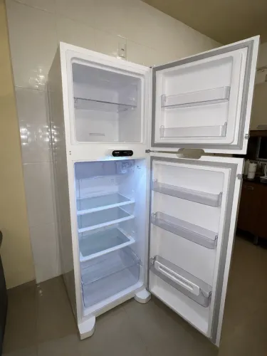 Geladeira Consul CRM43 - 386 Litros - Frost Free - Excelente Estado