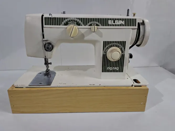 Vende máquina de costura Zig zag