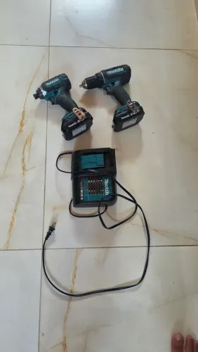 Kit furadeira e parafusadeira