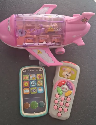 Vendo lote de brinquedos, ( brinde:junto envio brinquedos de doação) 