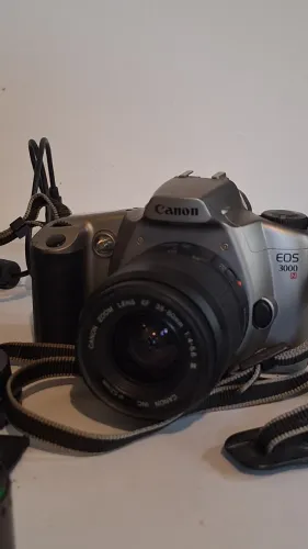 Canon EOS 3000N + Lente 35-80mm