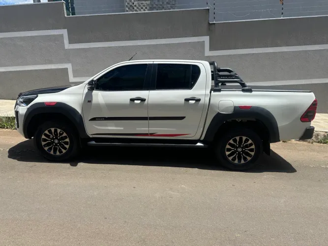 Toyota Hilux CD Gr-s 4X4 2.8 TDI Dies. Aut. 2022