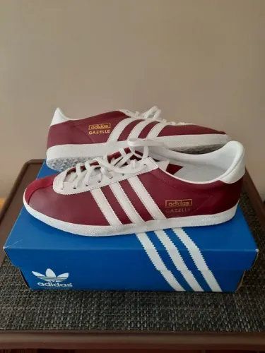 Tênis Adidas originals Gazelle.