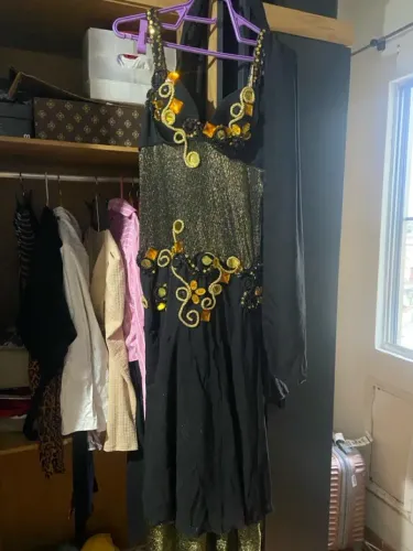 Dança do ventre, roupa com véu