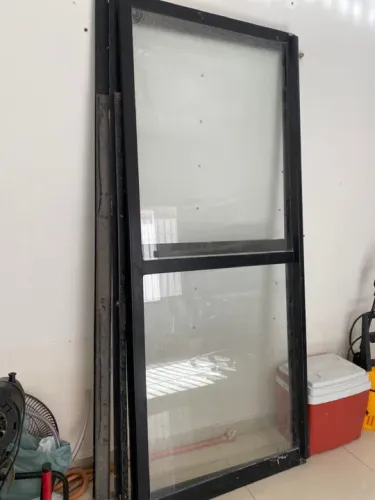 Porta de vidro para área externa
