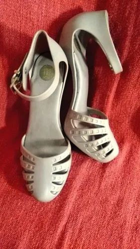 Vendo 3 pares de sandalias Melissas