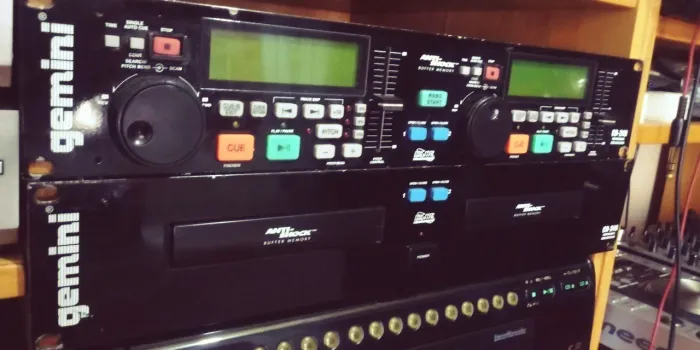 CDJ Gemini profissional black piano em perfeito estado!Leia