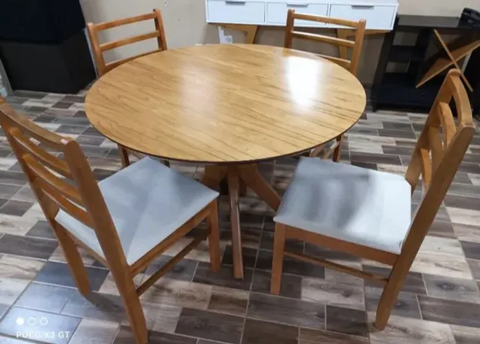 Conjunto de mesa Genebra 4 cadeiras madeira maciça 
