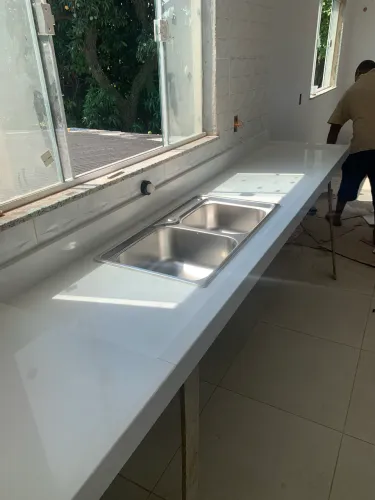 Bancada em diamond stone(similar ao quartzo)