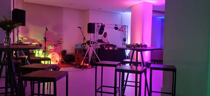 Dj, equipamentos diversos para festa