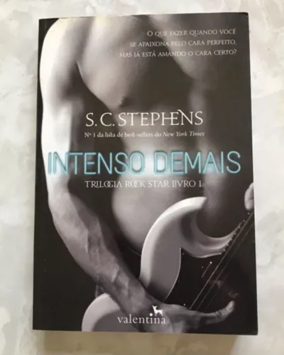 Romance para Adolescente a hospedeira e intenso demais