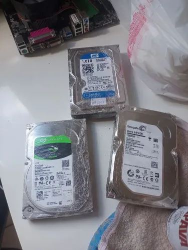HDs 1TB  Seagate e WD