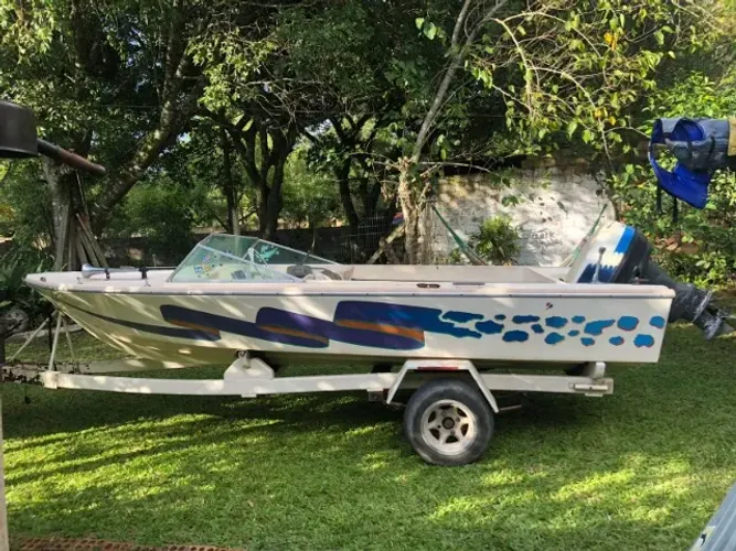 Vendo Lancha 18.000,00 ou troco por moto ou jet ski 