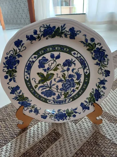 Prato rasos de porcelana Oxford.
