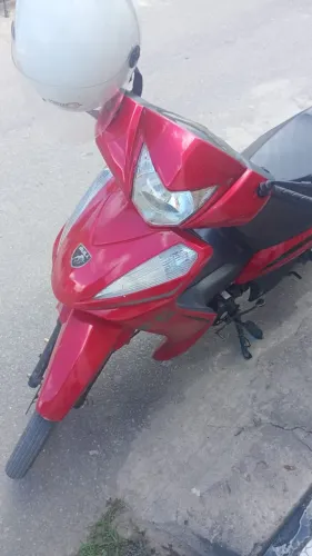 Vende-se uma moto 
