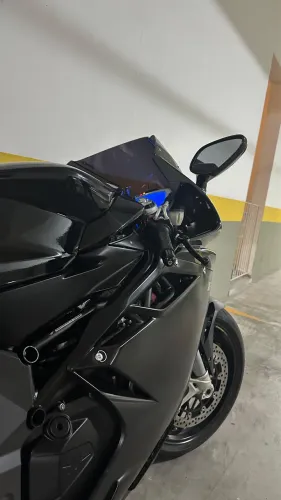 Vendo Mv Agusta F4 2013?