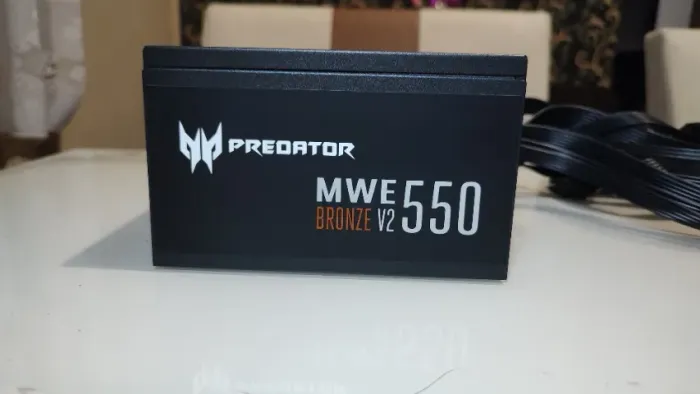 Fonte Predator Cooler Master MWE 550 Bronze V2, 550W, 80 Plus Bronze