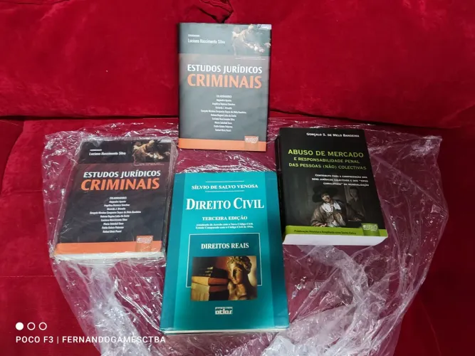 livros jurídicos Bem Conservados