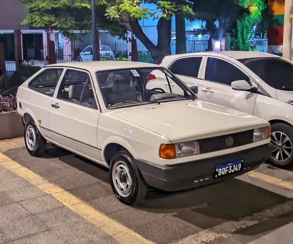 Gol 1000 Branco Star