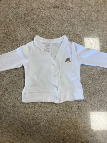 Cardigan Branco Bebê com Detalhe de Cavalinho
