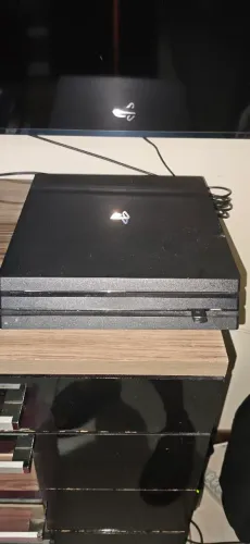 Ps4 pro desbloqueado, com 1 controle