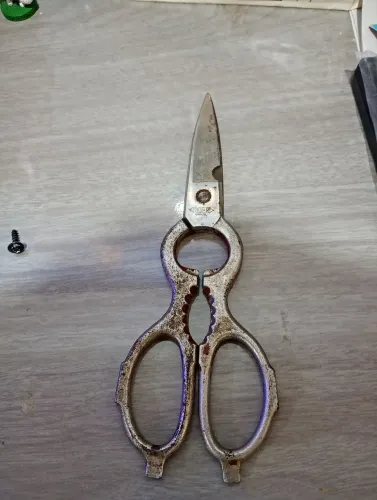 Tesoura antiga marca sesam quebra nozes