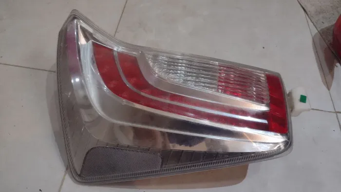 Lanterna Prius 2010-2016 LE
