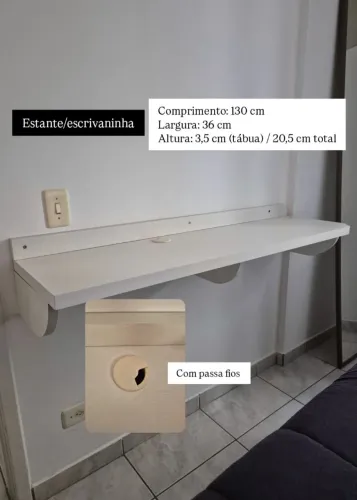 Escrivaninha/estante